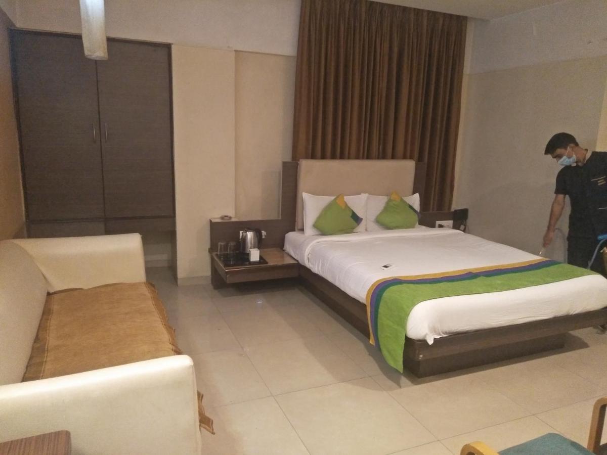 פונה Treebo Trend Hotel Basera מראה חיצוני תמונה