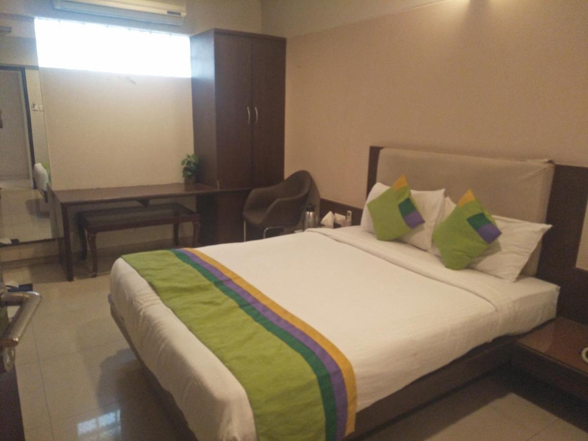 פונה Treebo Trend Hotel Basera מראה חיצוני תמונה