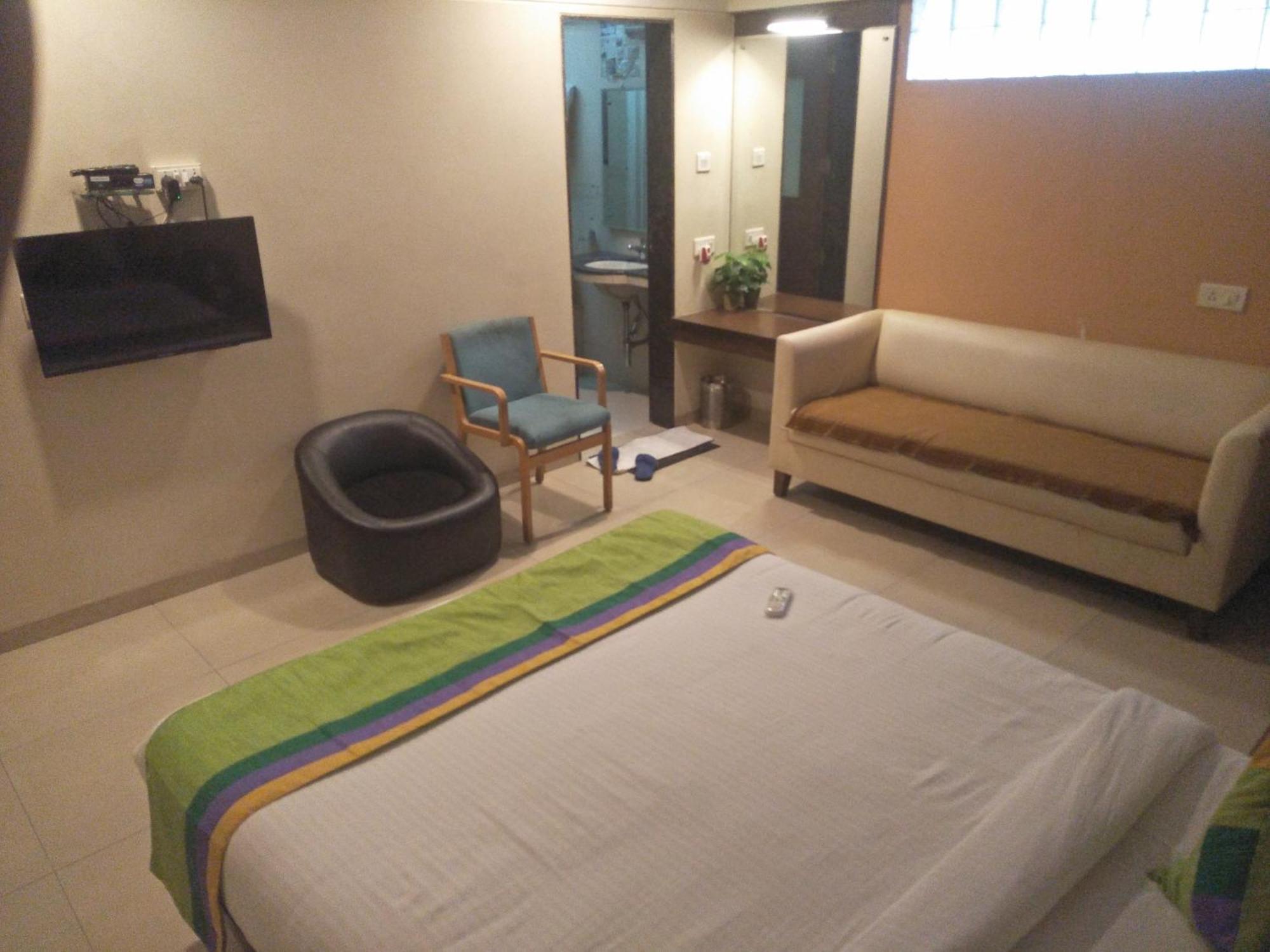 פונה Treebo Trend Hotel Basera מראה חיצוני תמונה