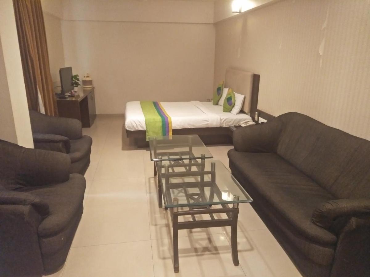 פונה Treebo Trend Hotel Basera מראה חיצוני תמונה