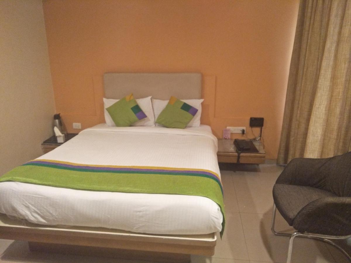 פונה Treebo Trend Hotel Basera מראה חיצוני תמונה