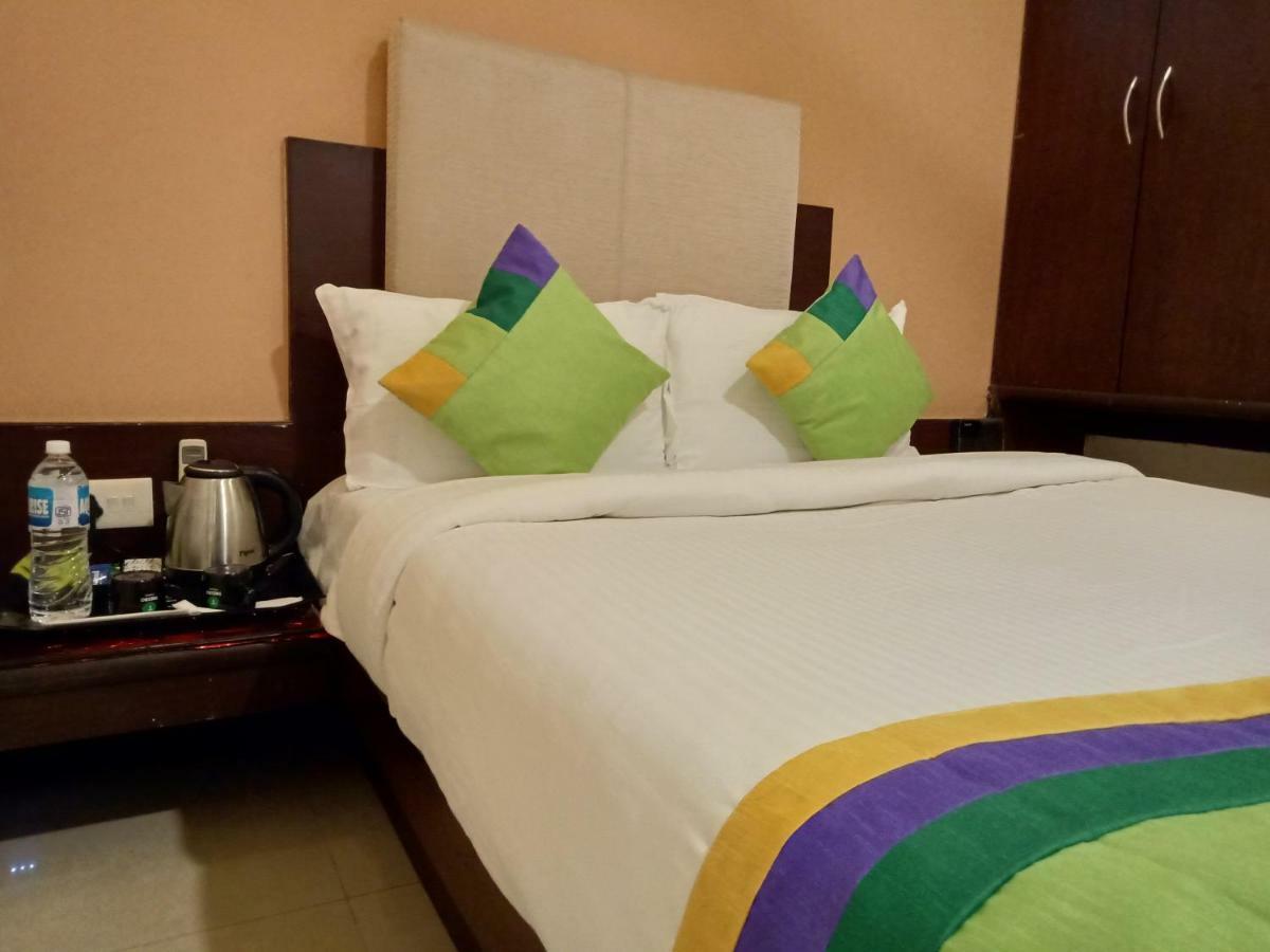 פונה Treebo Trend Hotel Basera מראה חיצוני תמונה