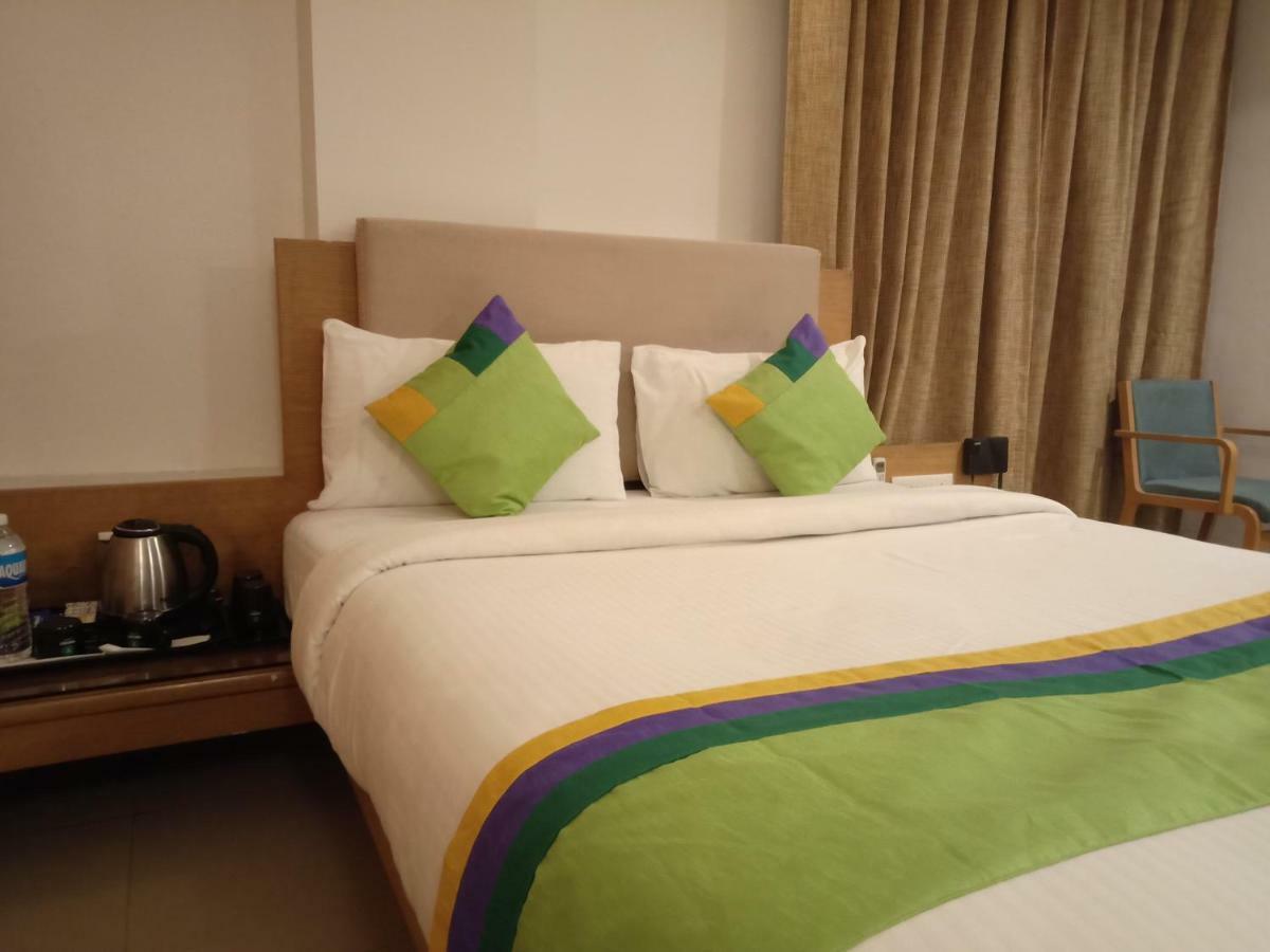 פונה Treebo Trend Hotel Basera מראה חיצוני תמונה