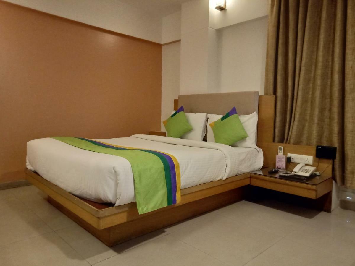 פונה Treebo Trend Hotel Basera מראה חיצוני תמונה