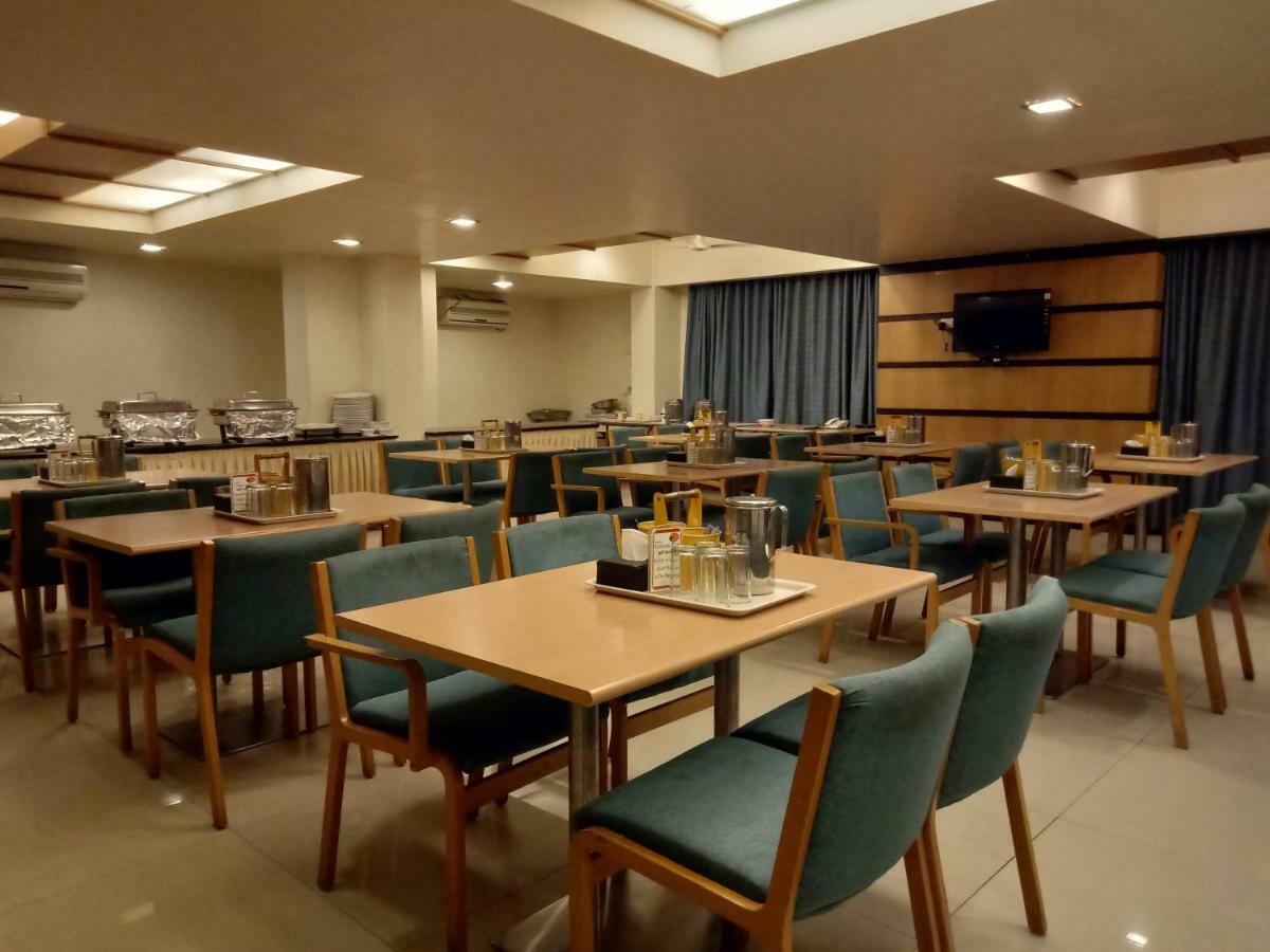 פונה Treebo Trend Hotel Basera מראה חיצוני תמונה