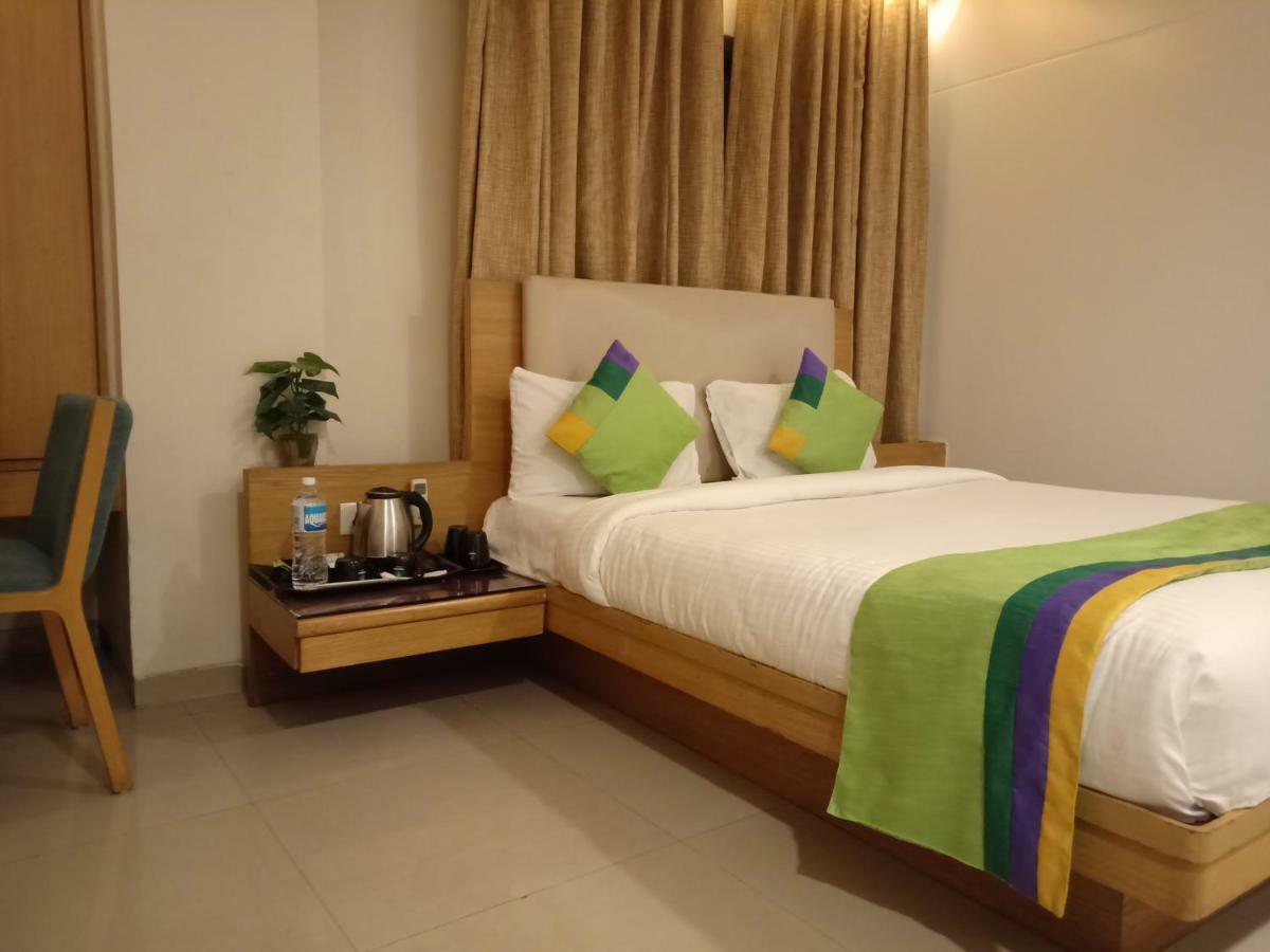 פונה Treebo Trend Hotel Basera מראה חיצוני תמונה