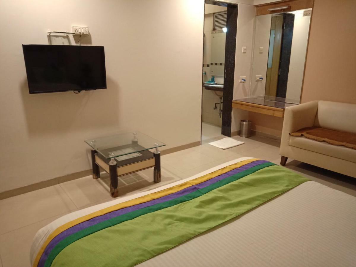 פונה Treebo Trend Hotel Basera מראה חיצוני תמונה